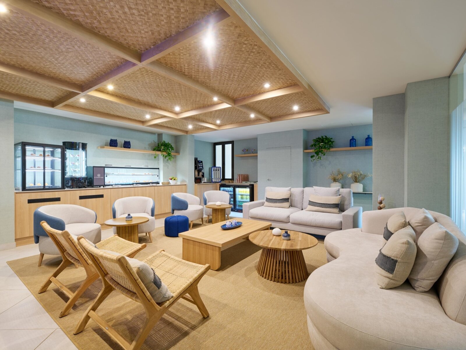 My Favorite Club Lounge