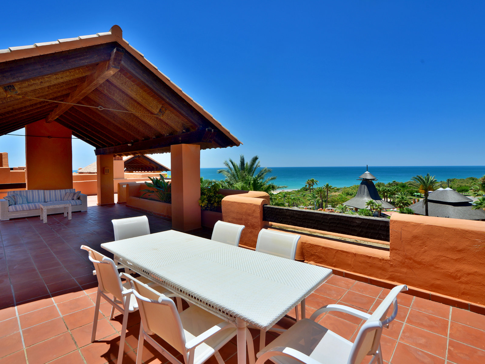 Wohnbeispiel 3 Bedrooms Luxury swimming pool