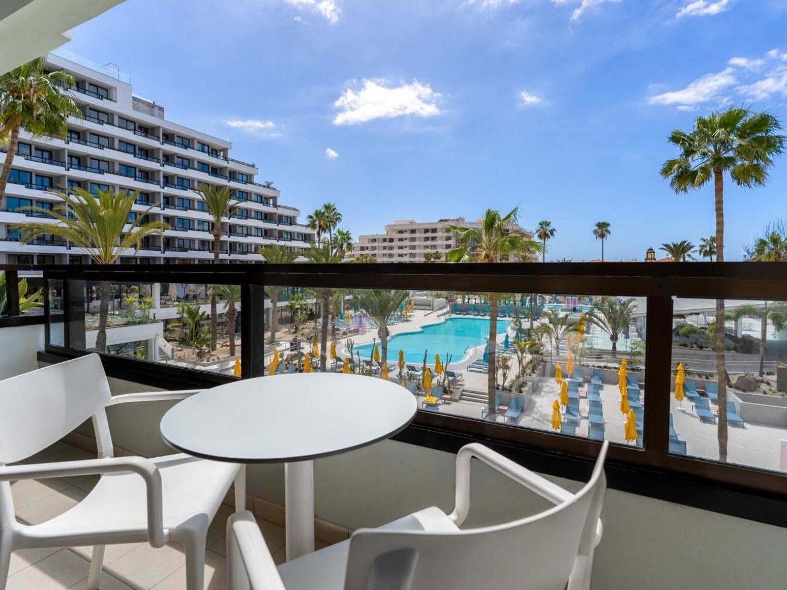 Wohnbeispiel Pool View Room