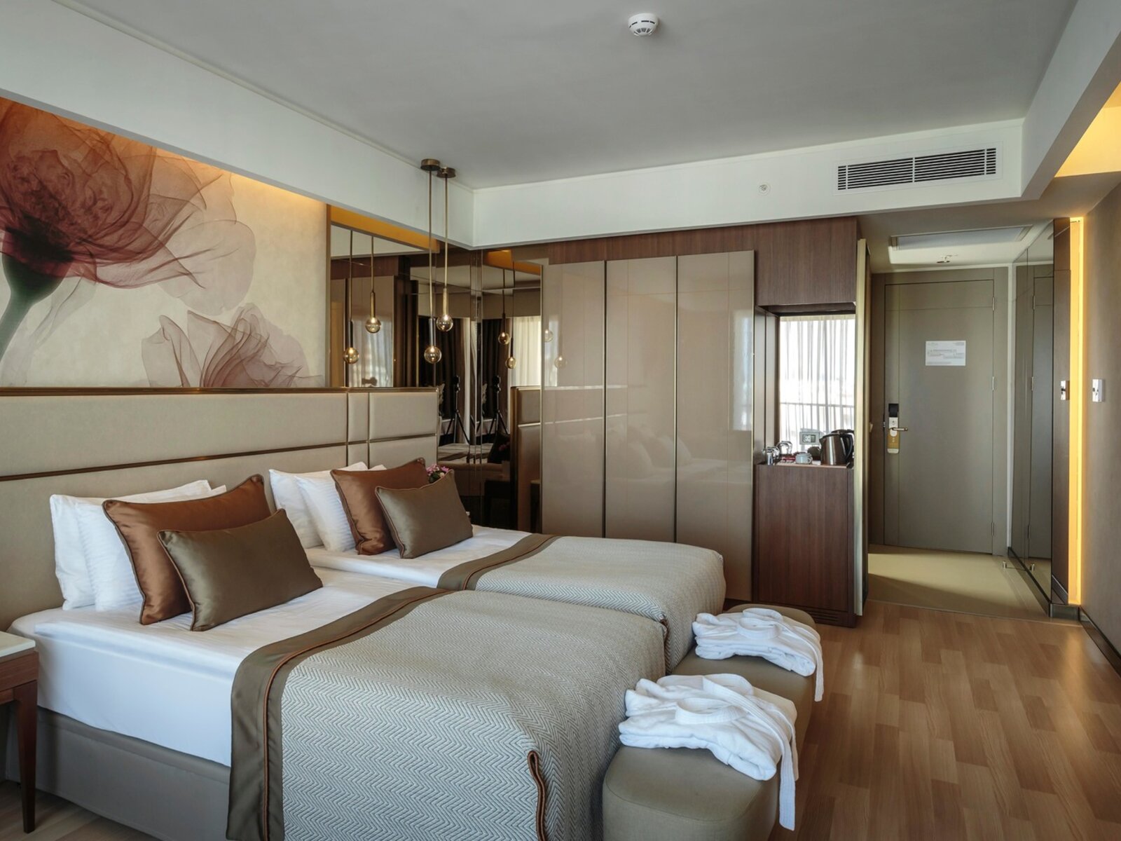 Double Standard Sea Side Room