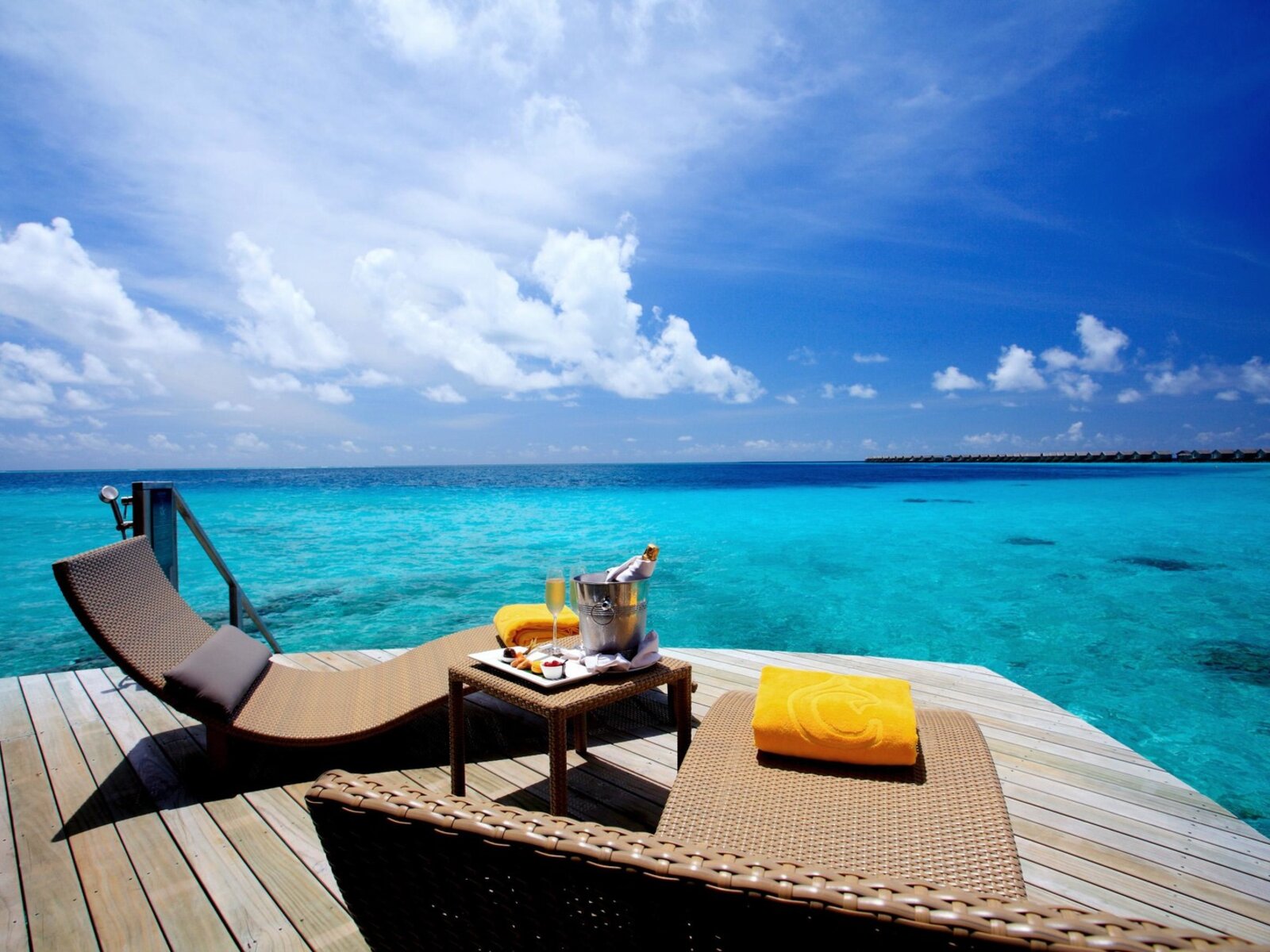 Wohnbeispiel Overwater Villa