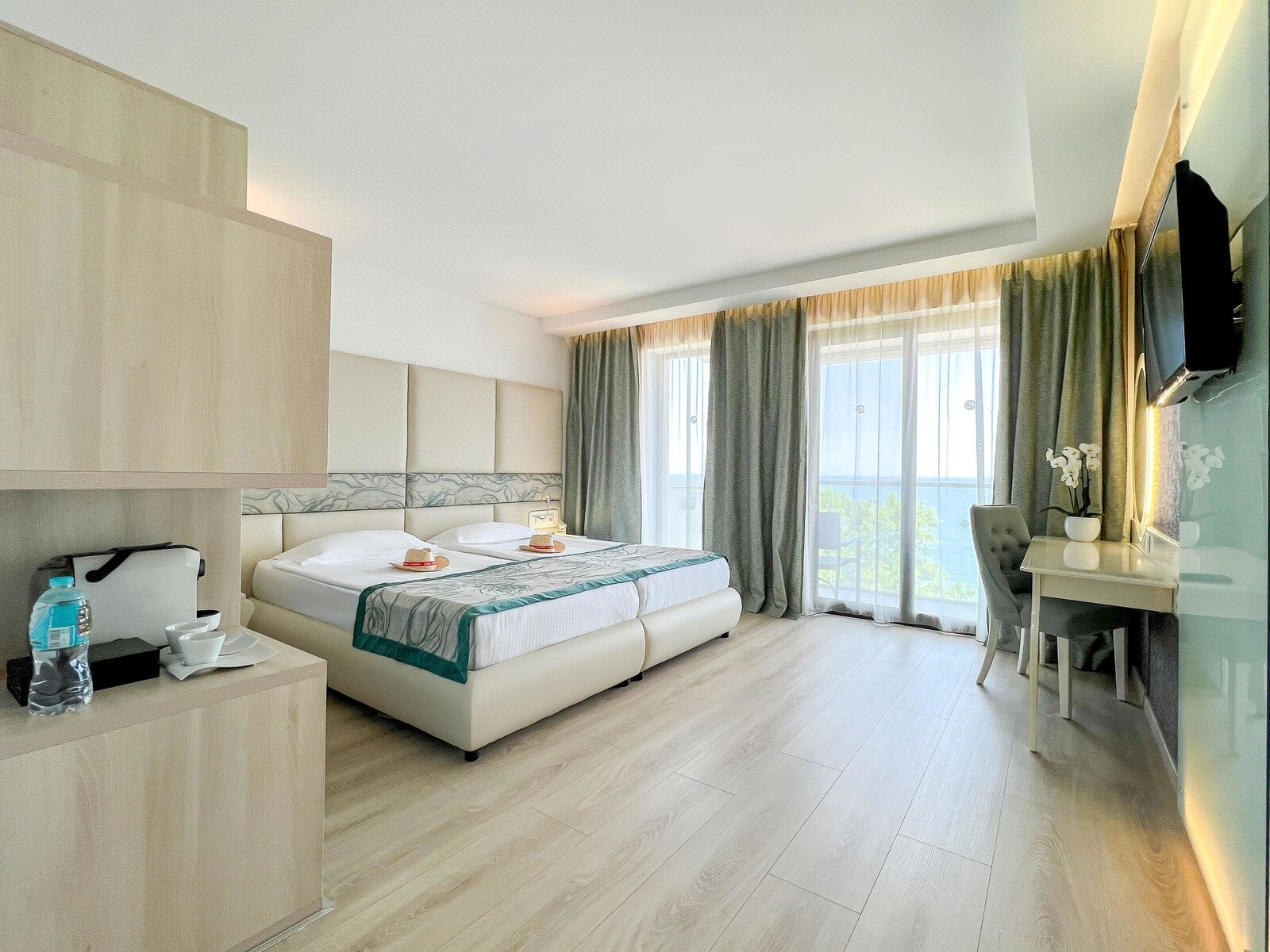Wohnbeispiel Double Room Front Sea View