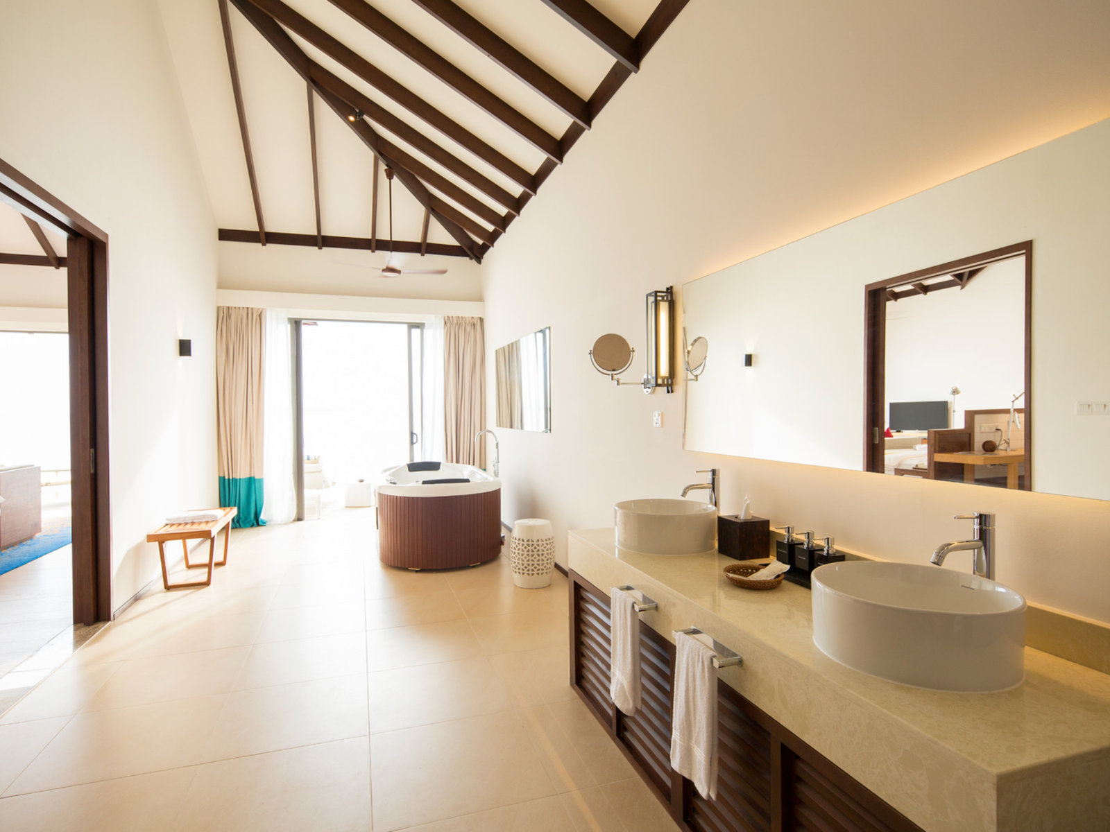 Wohnbeispiel One Bed Room Water Villa Pool