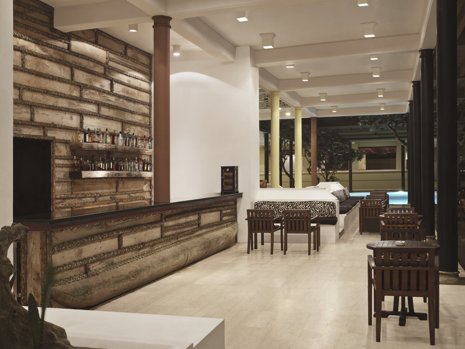 Pool Bar