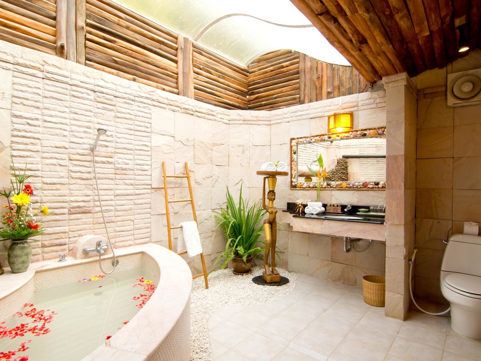Wohnbeispiel Villa Pool Access