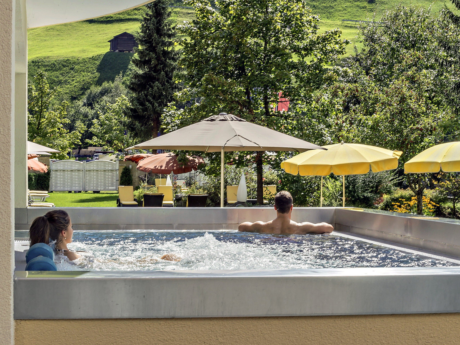 Innen- & Außenwhirlpool