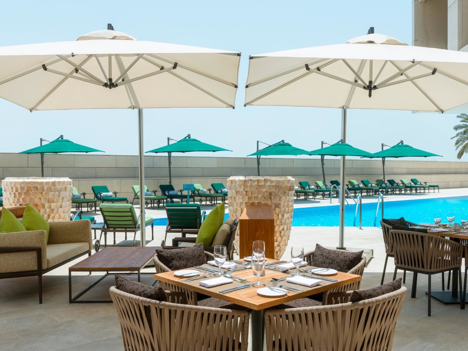 Pool Bar