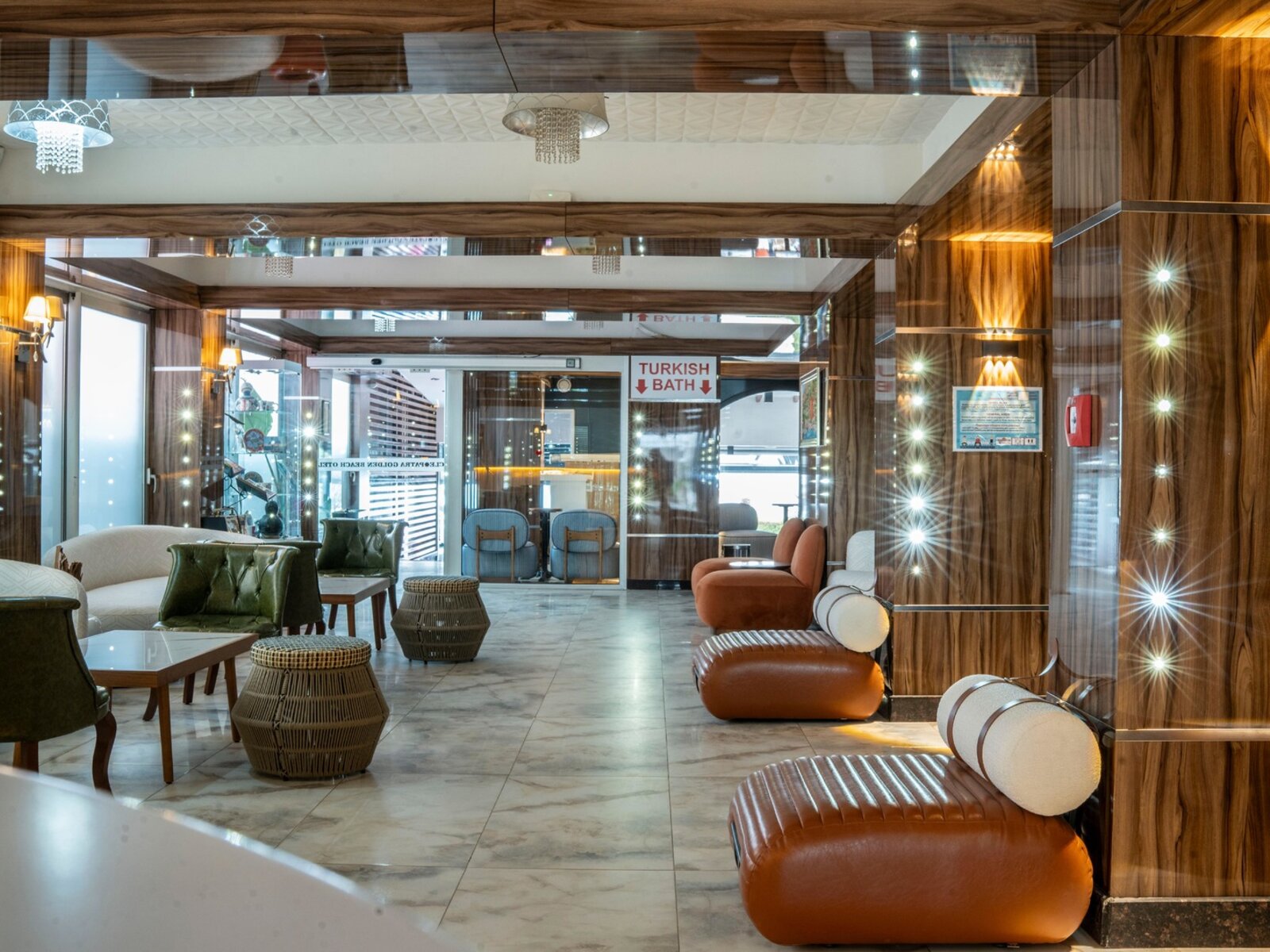 LOBBY BAR