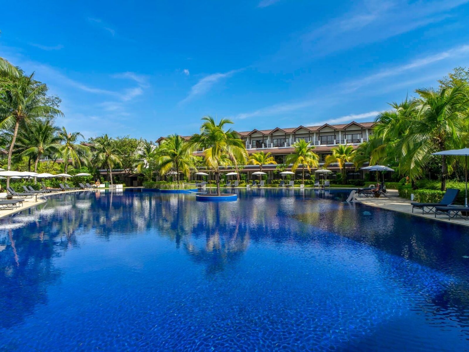 Swimming pool 4