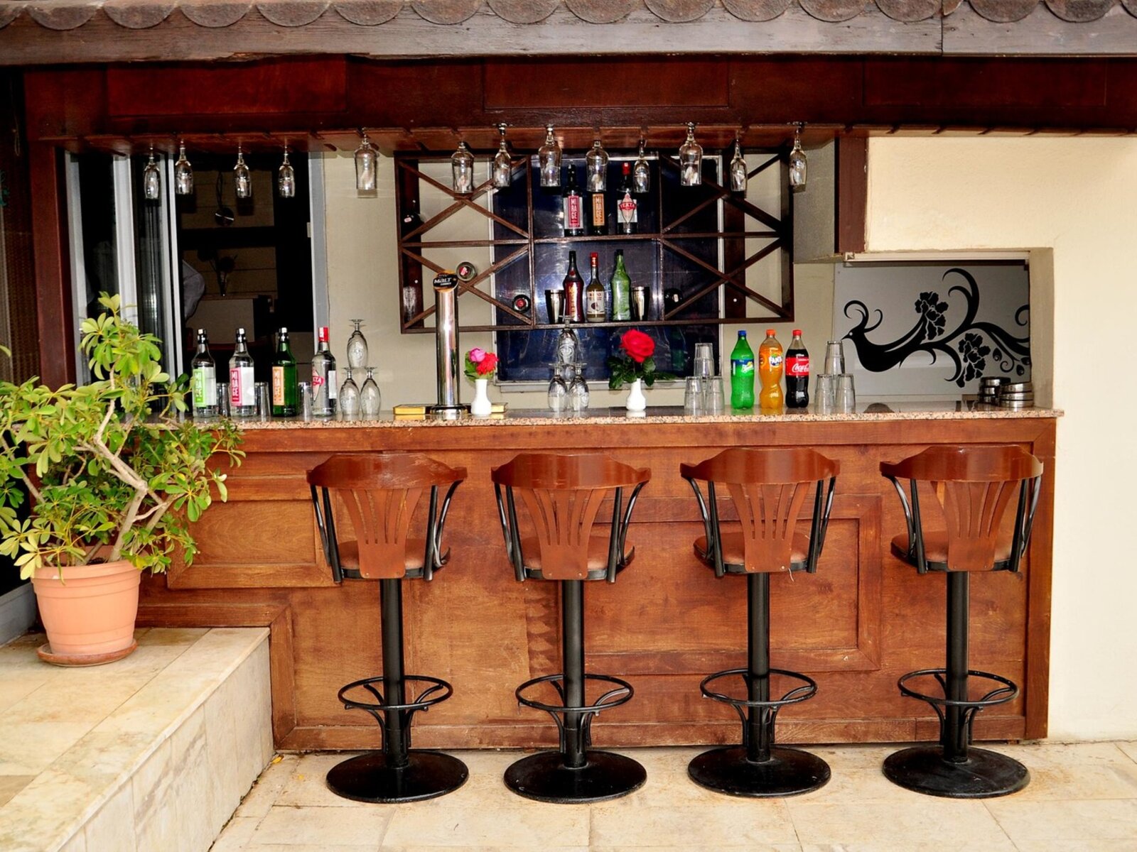 POLL BAR