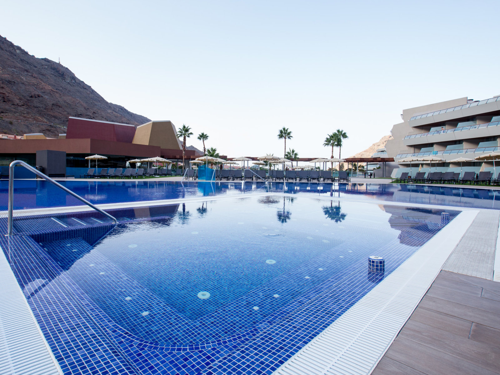 Loungepool