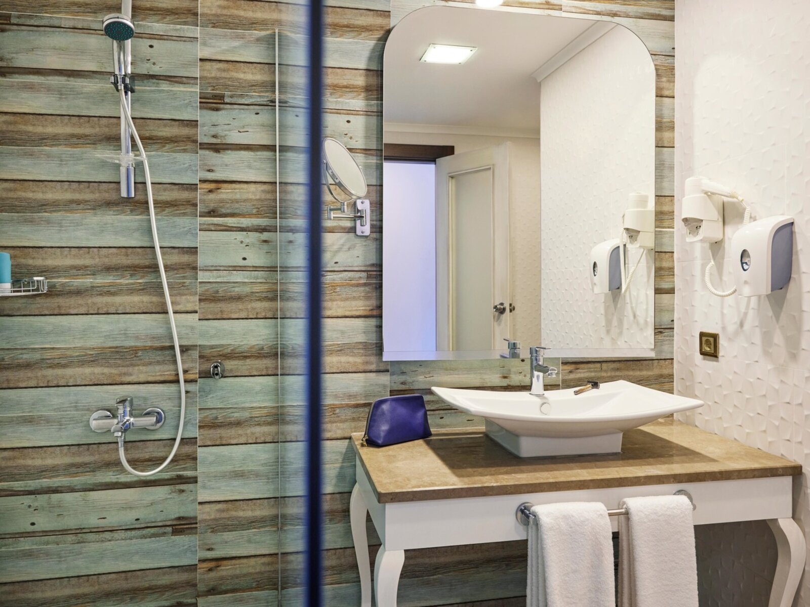 Wohnbeispiel Double Room Superior Lagoon Partial Sea View