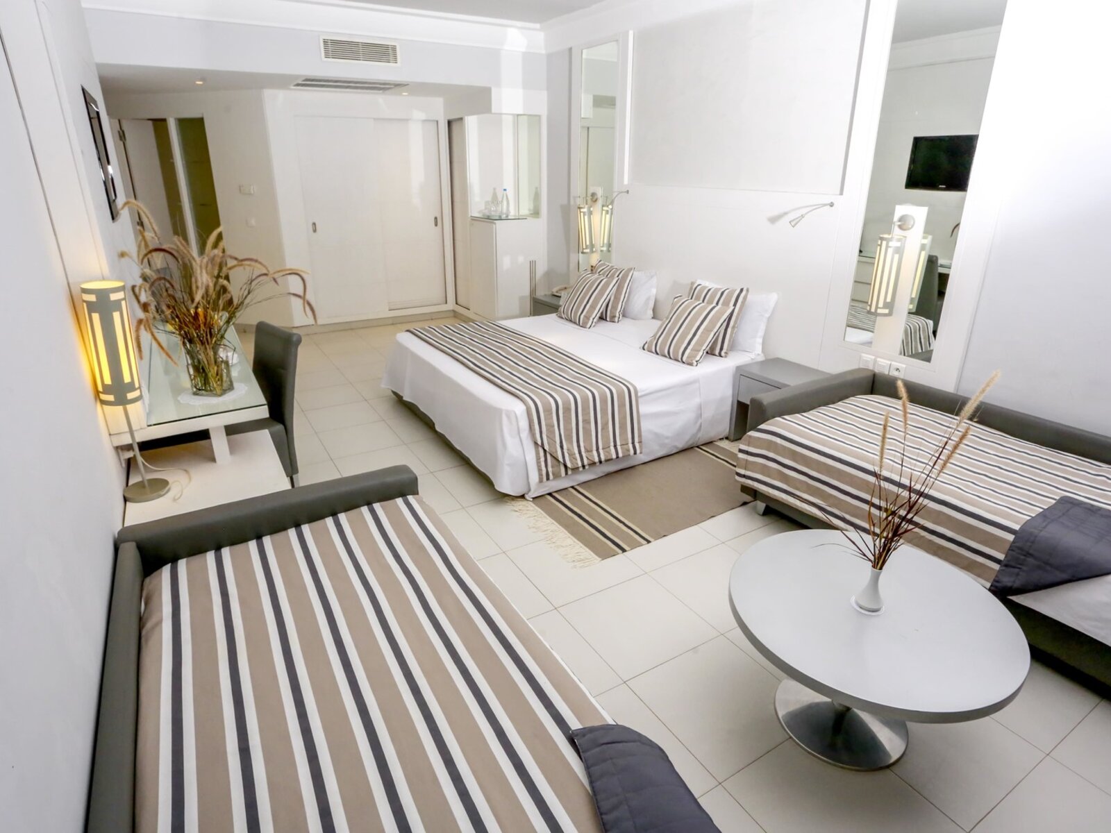 Wohnbeispiel One Bedroom Family Suite with Grand Balcony