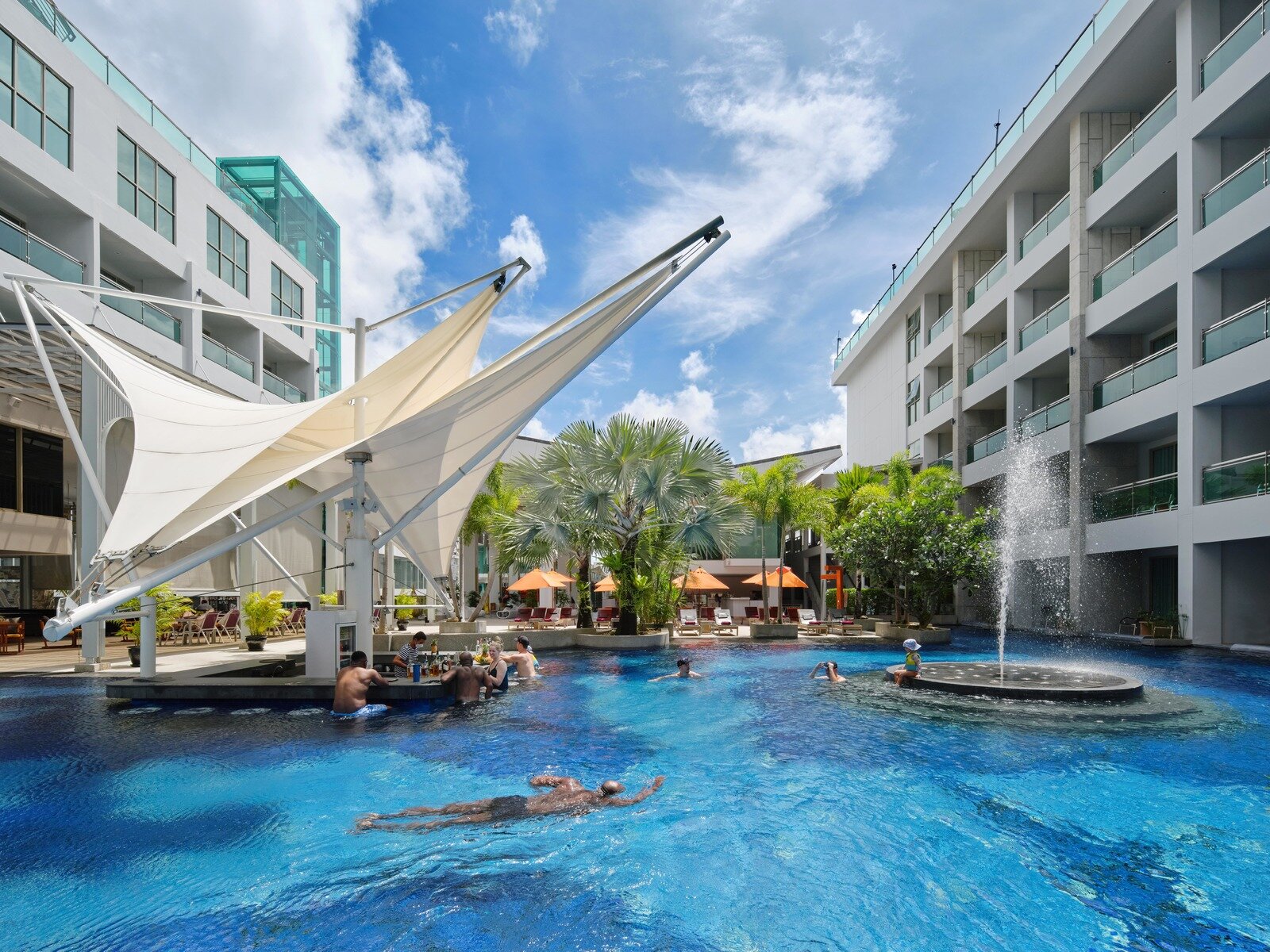 KEE Pool Bar