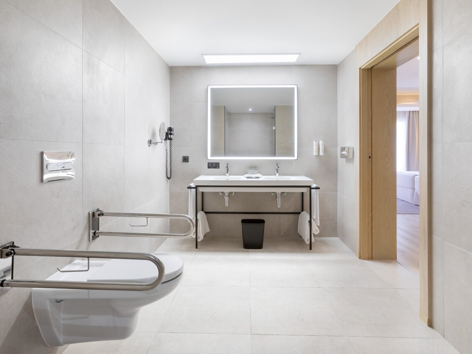 Wohnbeispiel Double Room with Partial Sea View Accessible