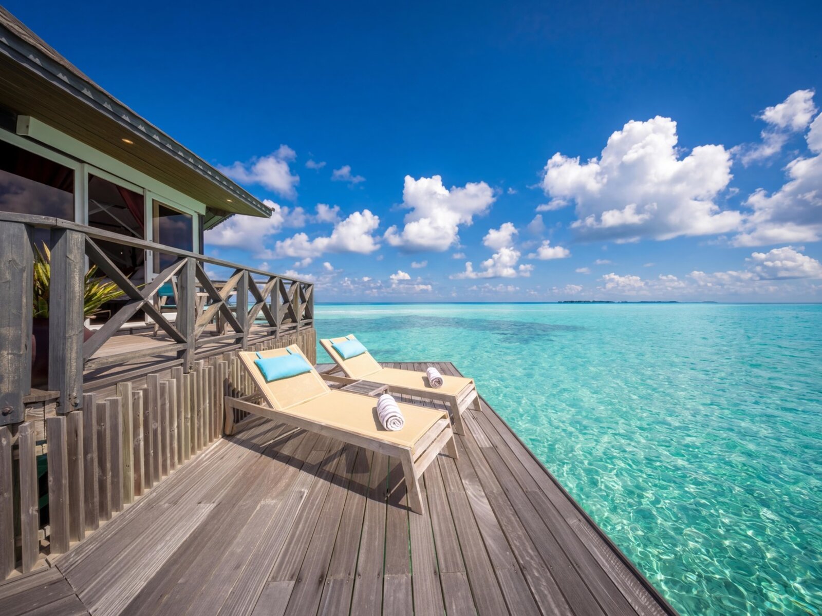 Wohnbeispiel Sangu Water Villa Honeymoon Suite