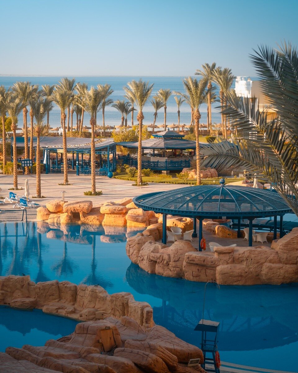 Pool Bar