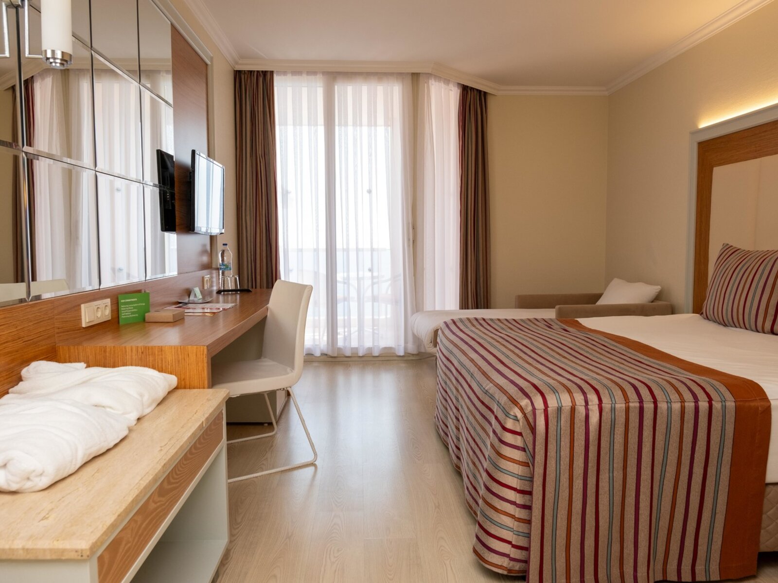Wohnbeispiel Double Standard Sea View Room