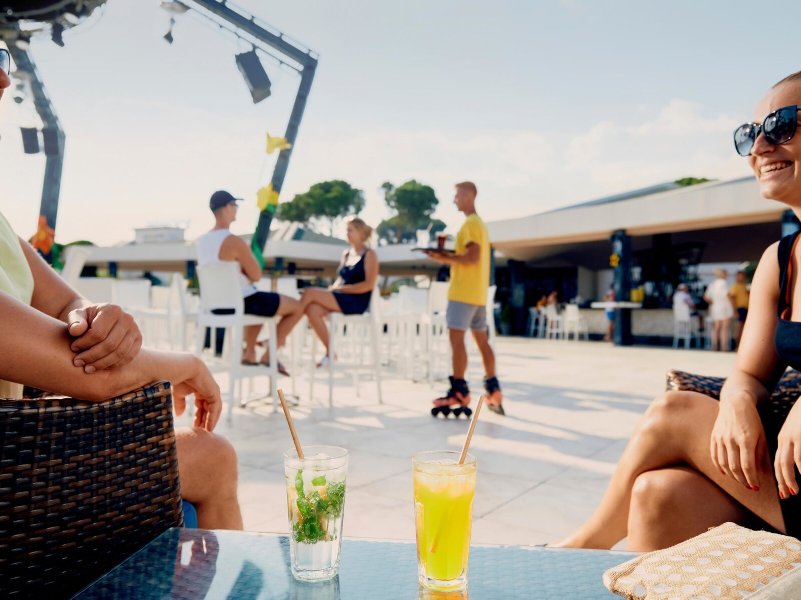 Pool Bar