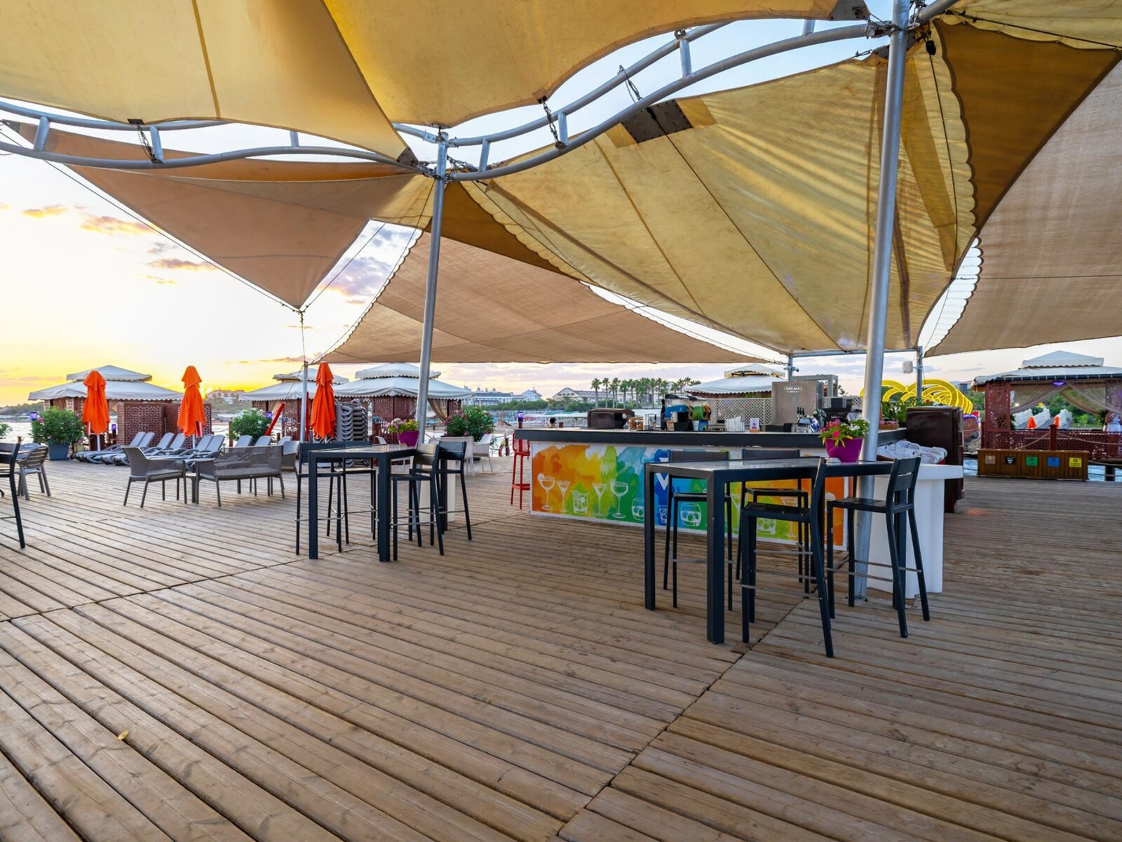 Pier Bar