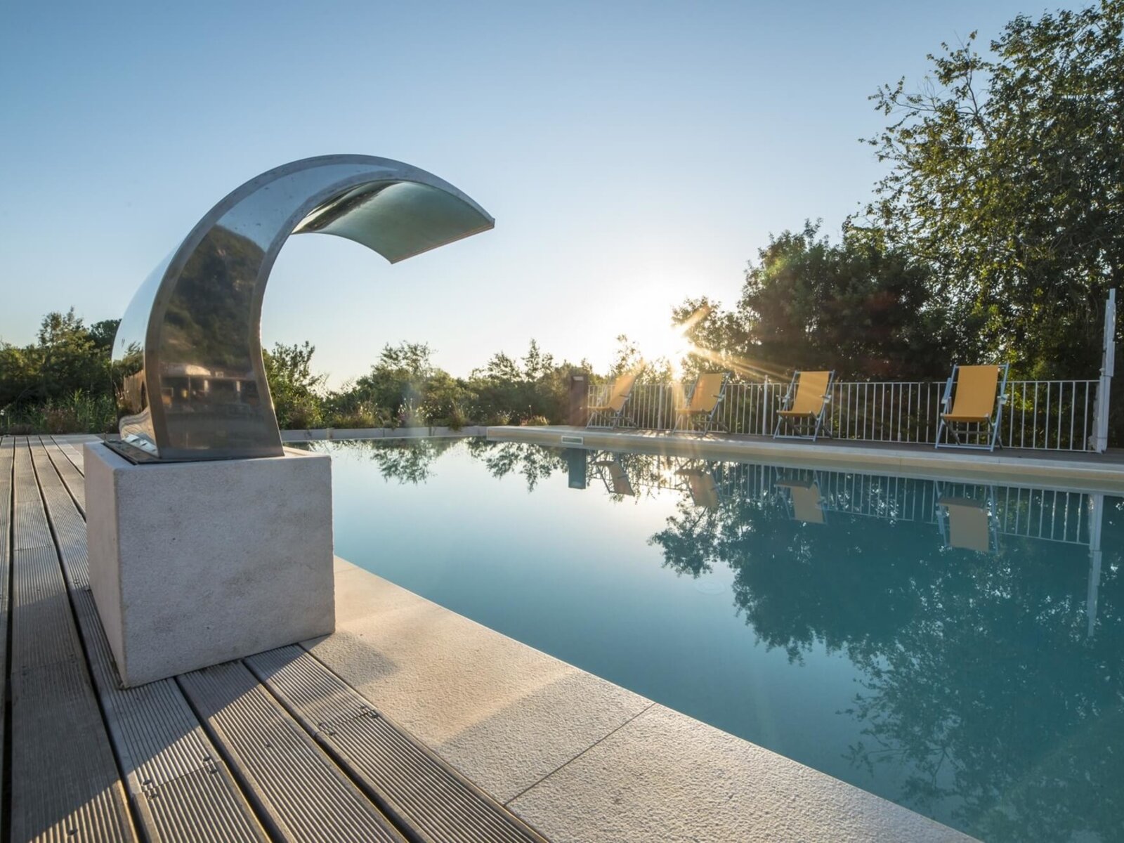 Relax pool