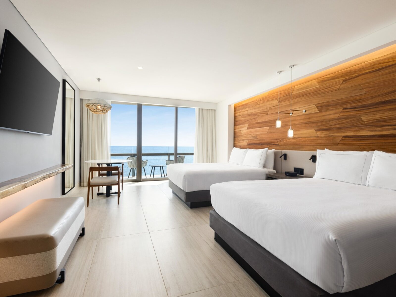 Wohnbeispiel Ocean Front Guestroom