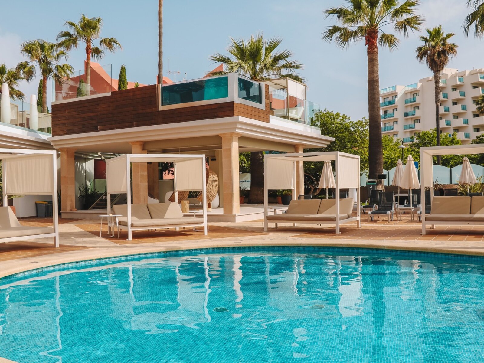 Cozy pool