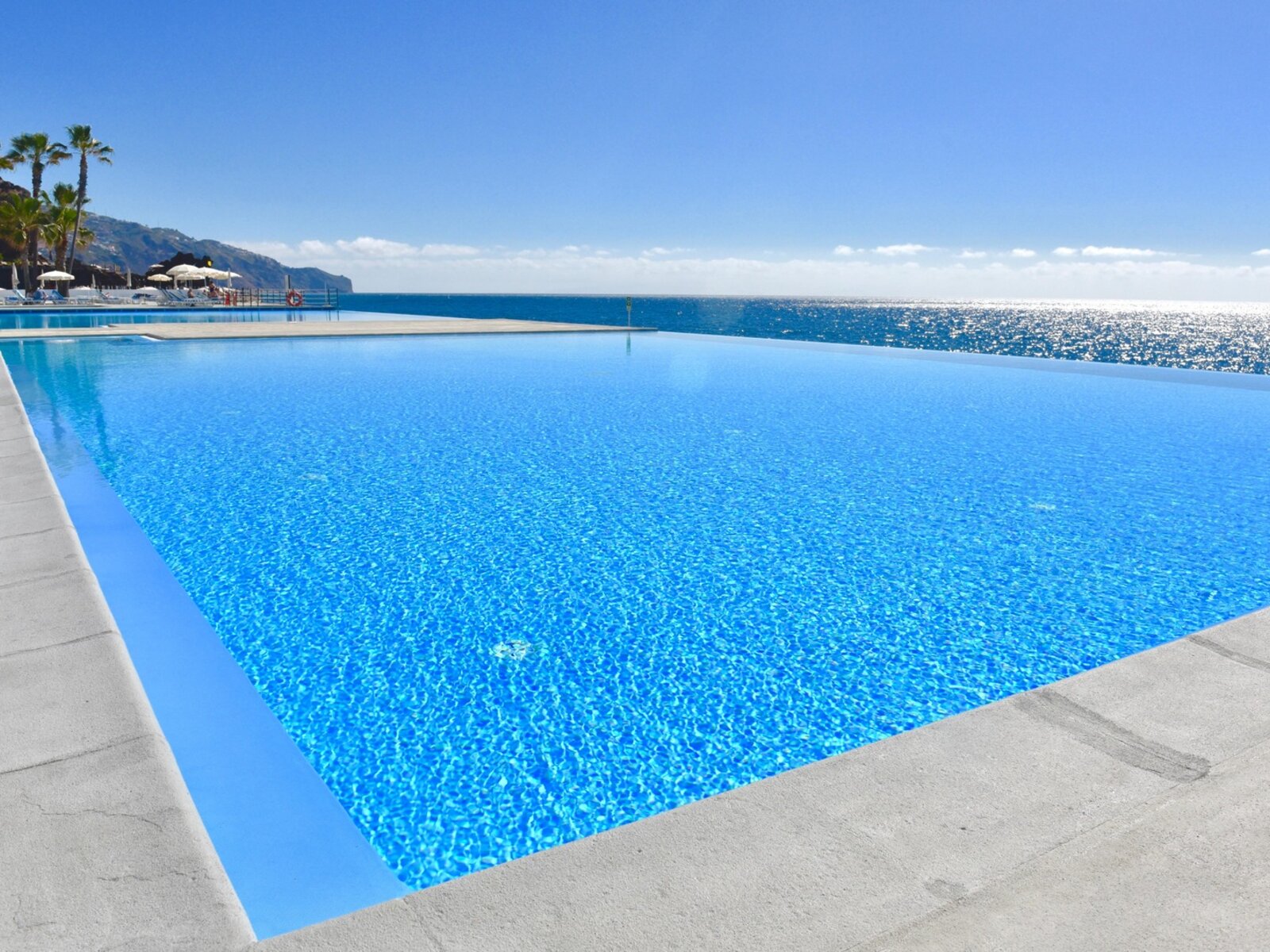 Infinity pools