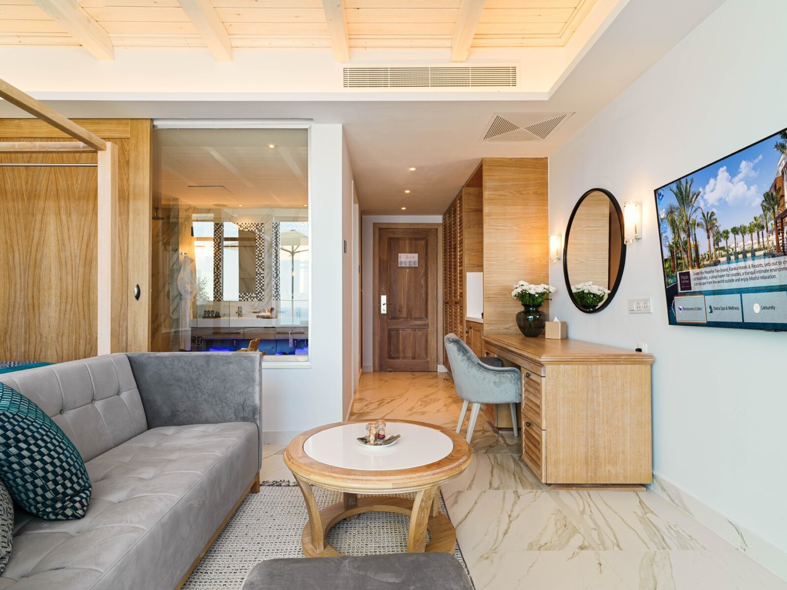 Wohnbeispiel Panoramic Suite Pool  Sea View