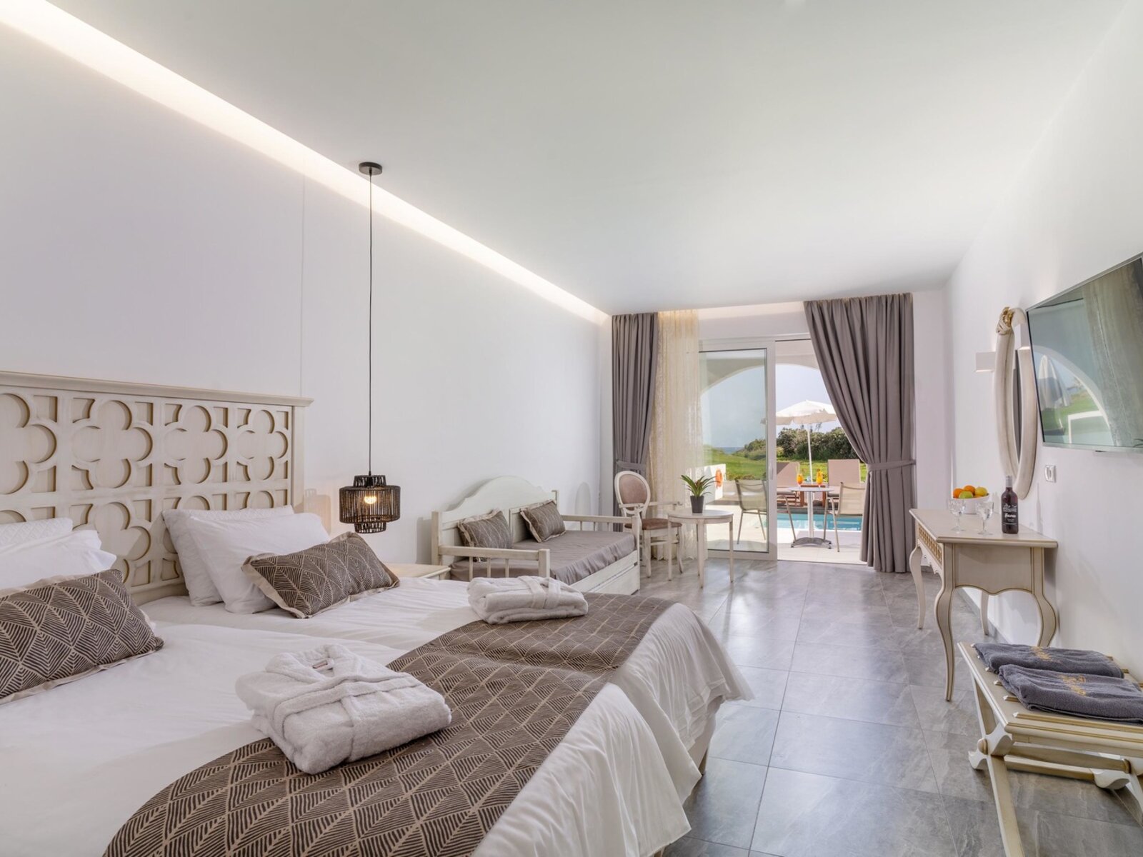 Wohnbeispiel Deluxe SPA Suite with Private Pool