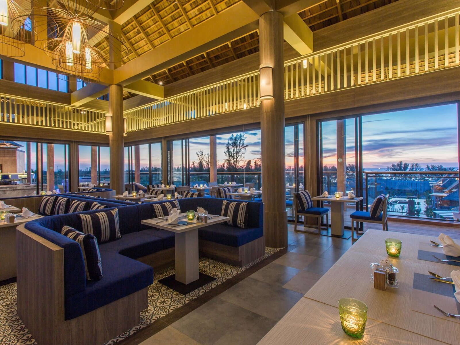 Sky Restaurant & Bar (Adults only)