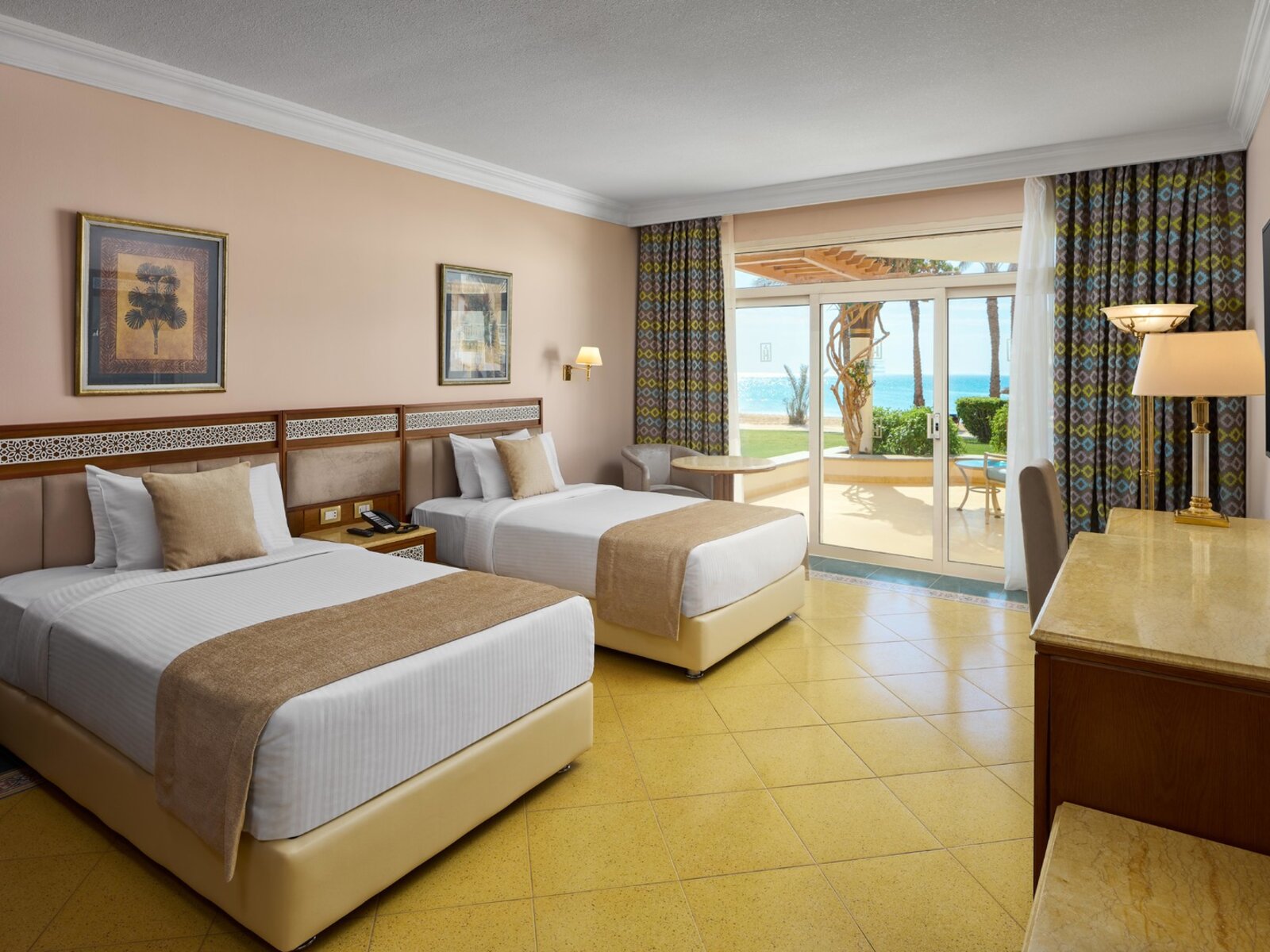 Wohnbeispiel Superior Beach Front Room