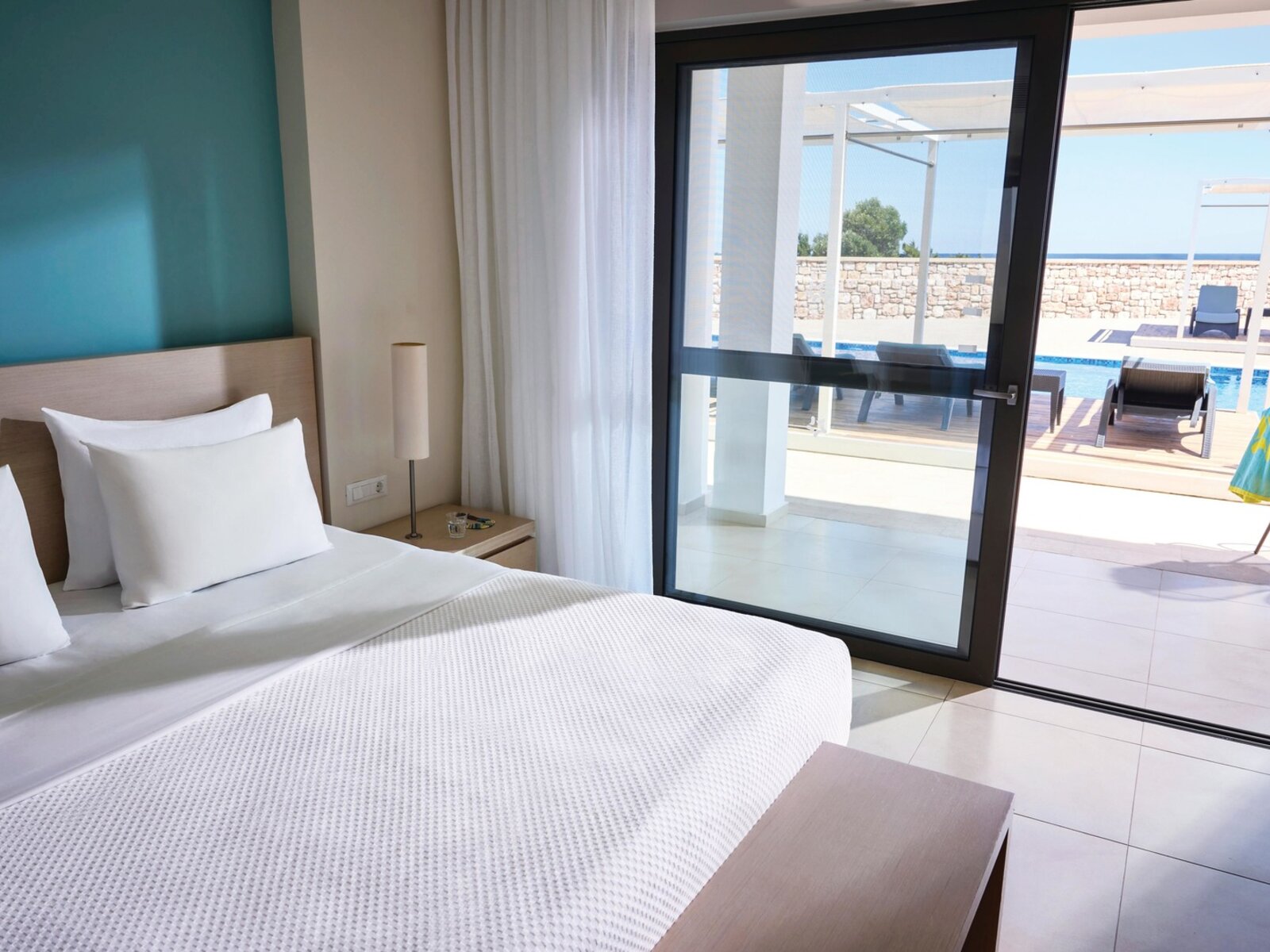 Wohnbeispiel Two Bedroom Suite Sharing Pool