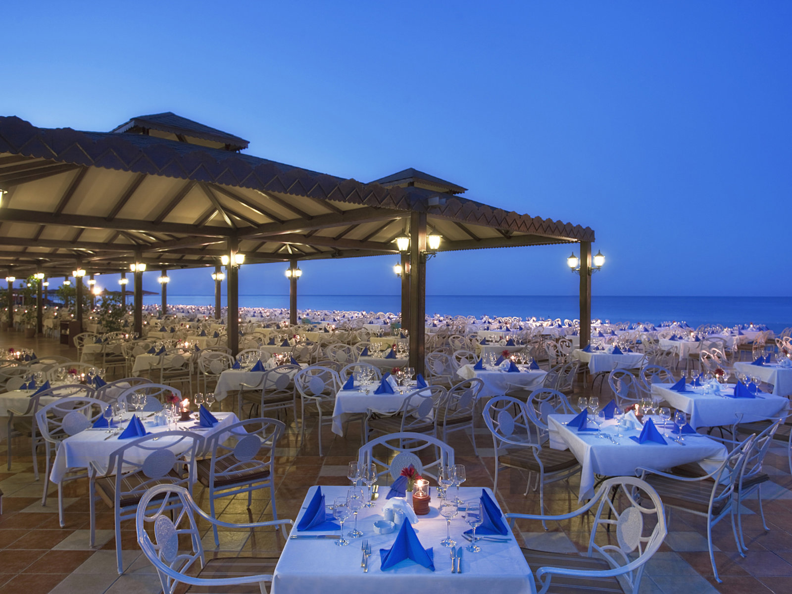 Aizanoi Strand Restaurant