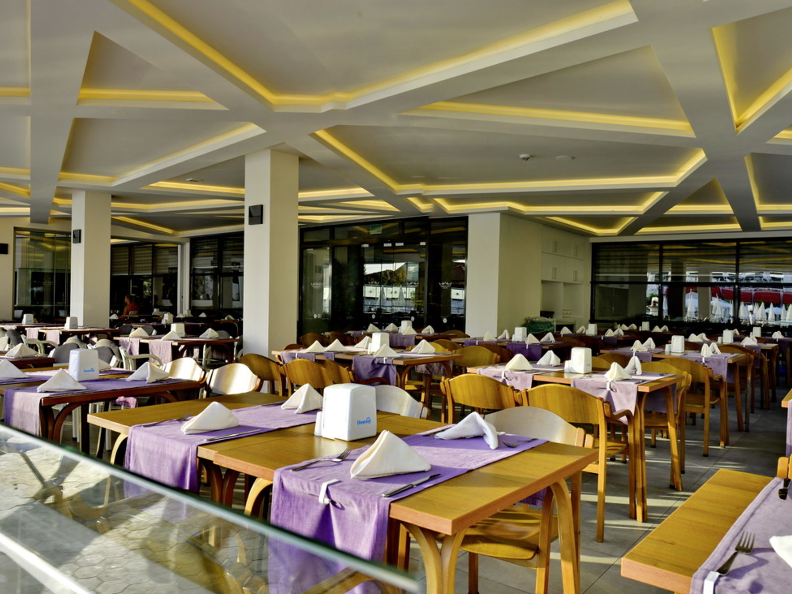 MAİN RESTAURANT