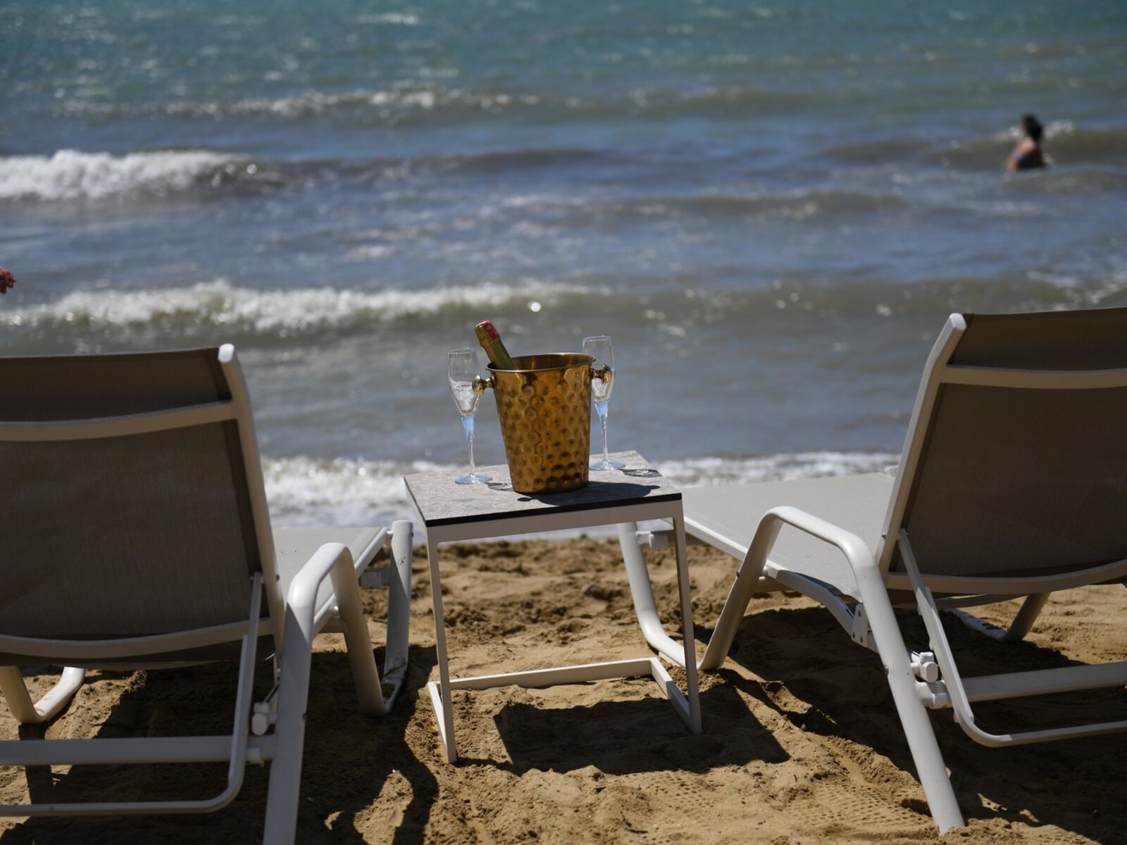 Delight Hotel Beach &Bar