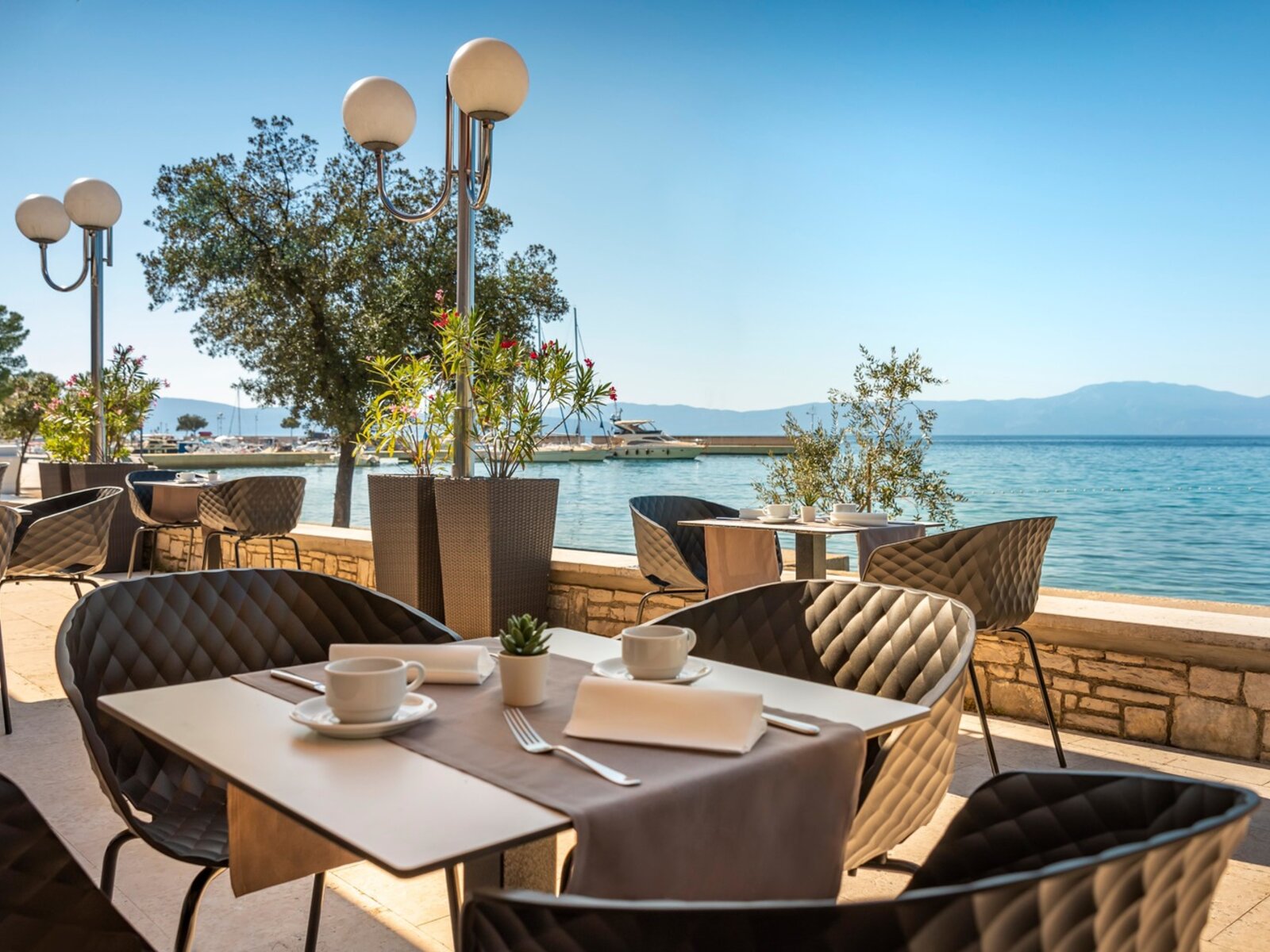 Lounge bar Veya
