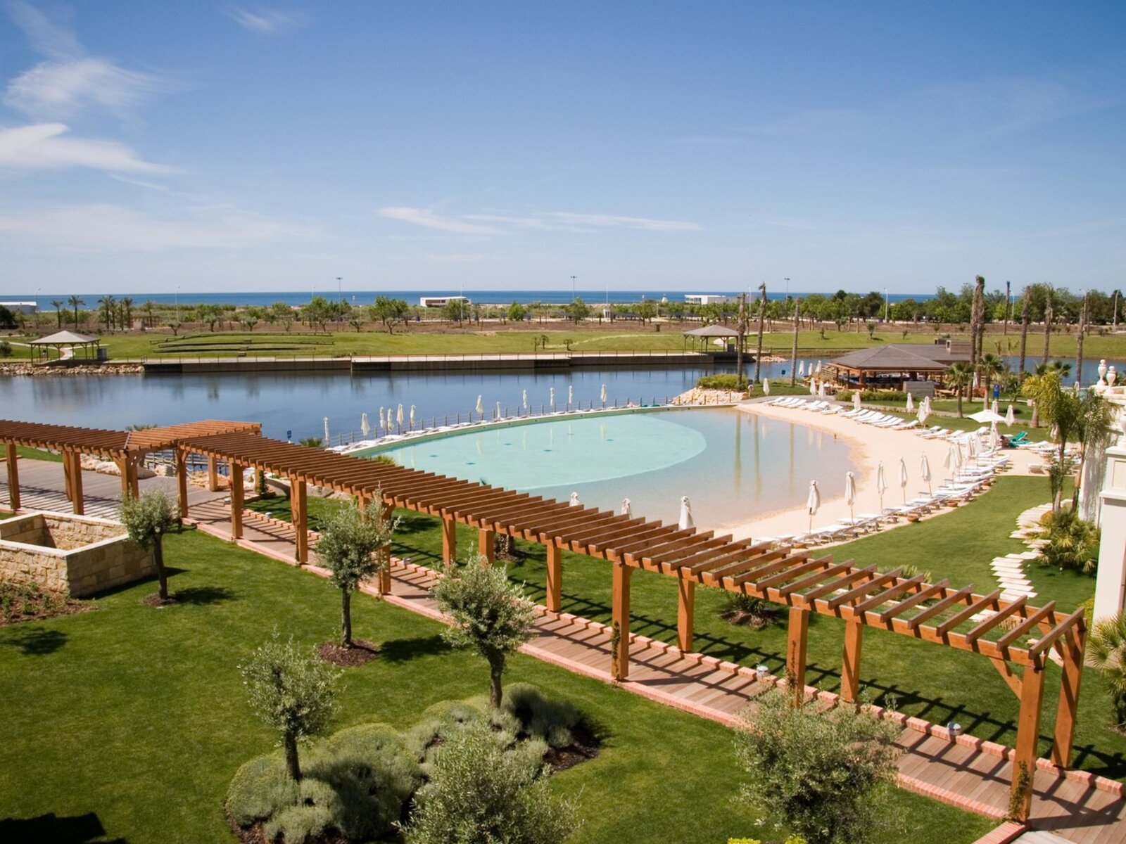 Sand bottom pool