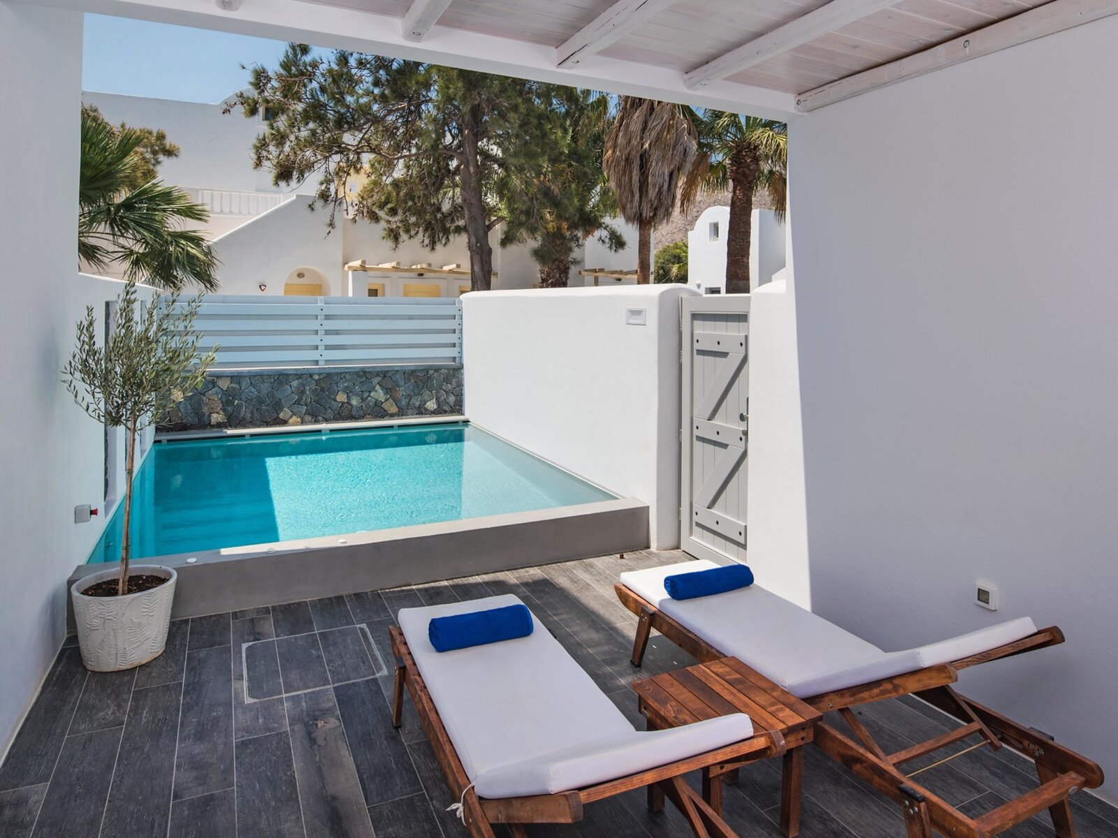 Wohnbeispiel Ground Floor Suite with Private Pool