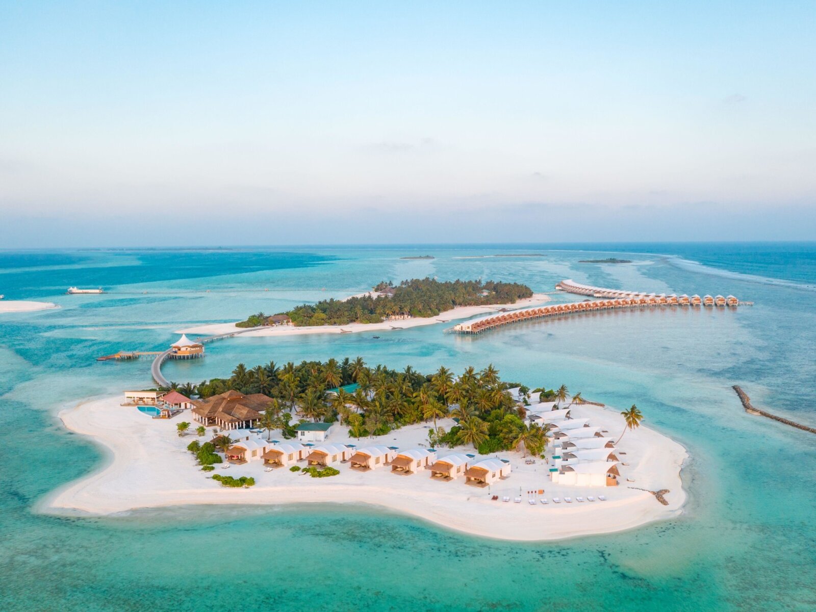 Hotel Cinnamon Hakuraa Huraa Maldives in MeemuAtoll günstig buchen bei