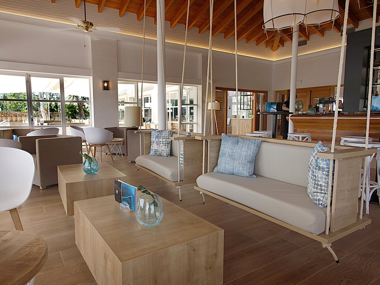 Cap Blau Lounge & Restaurant