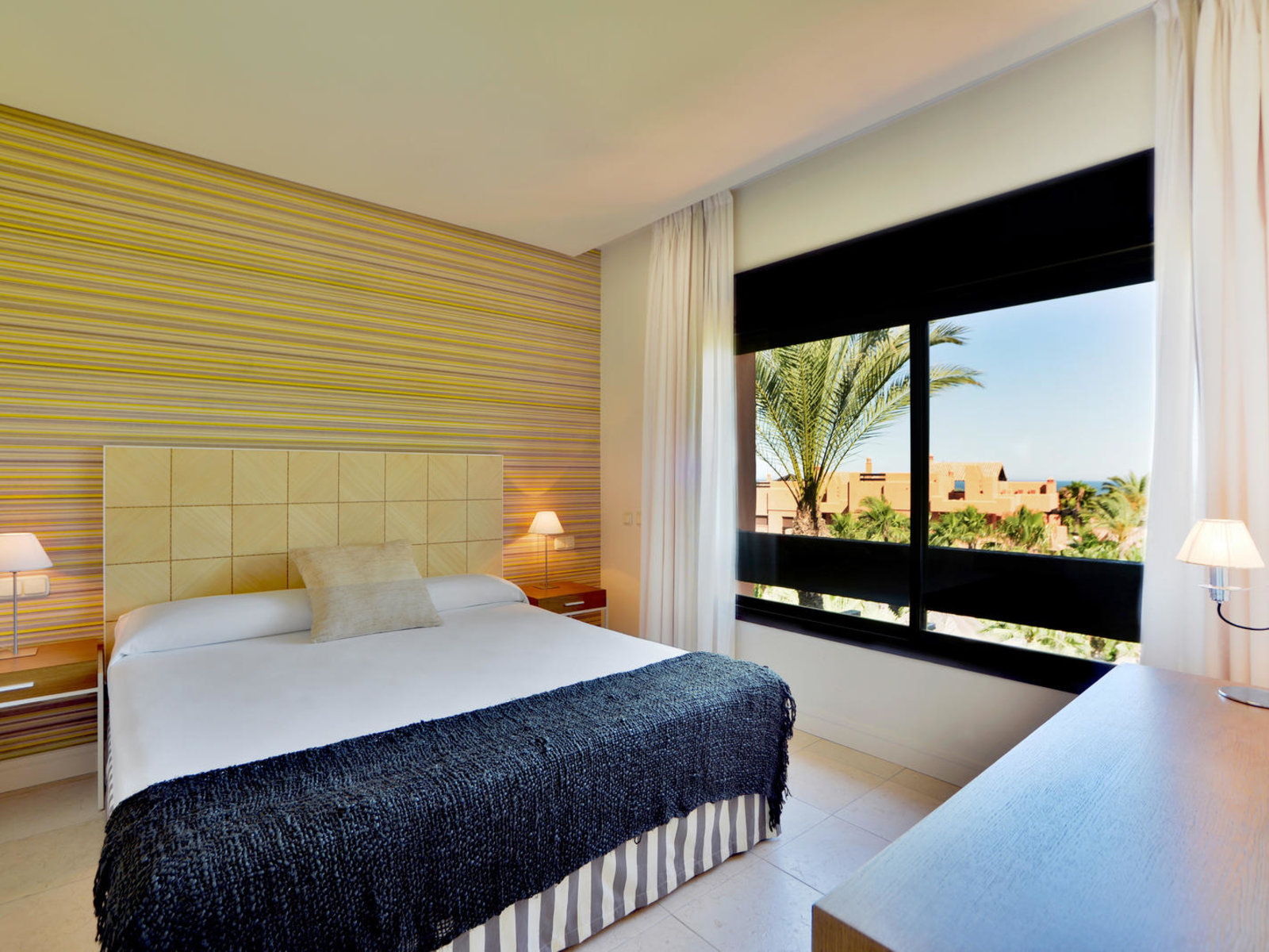 Wohnbeispiel 3 Bedrooms Luxury swimming pool