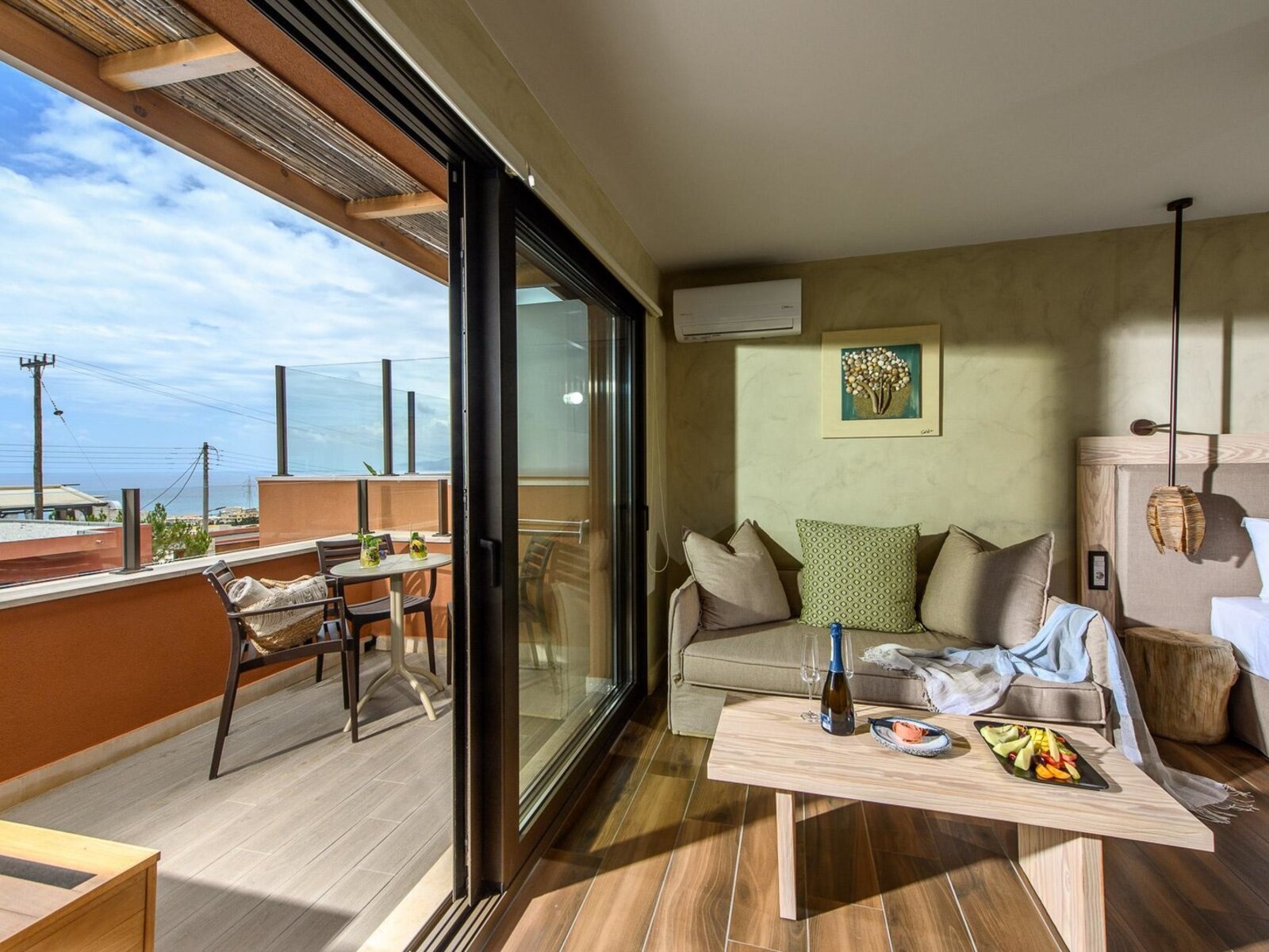 Wohnbeispiel Premium Room with Sea View  Outdoor Jetted Tub