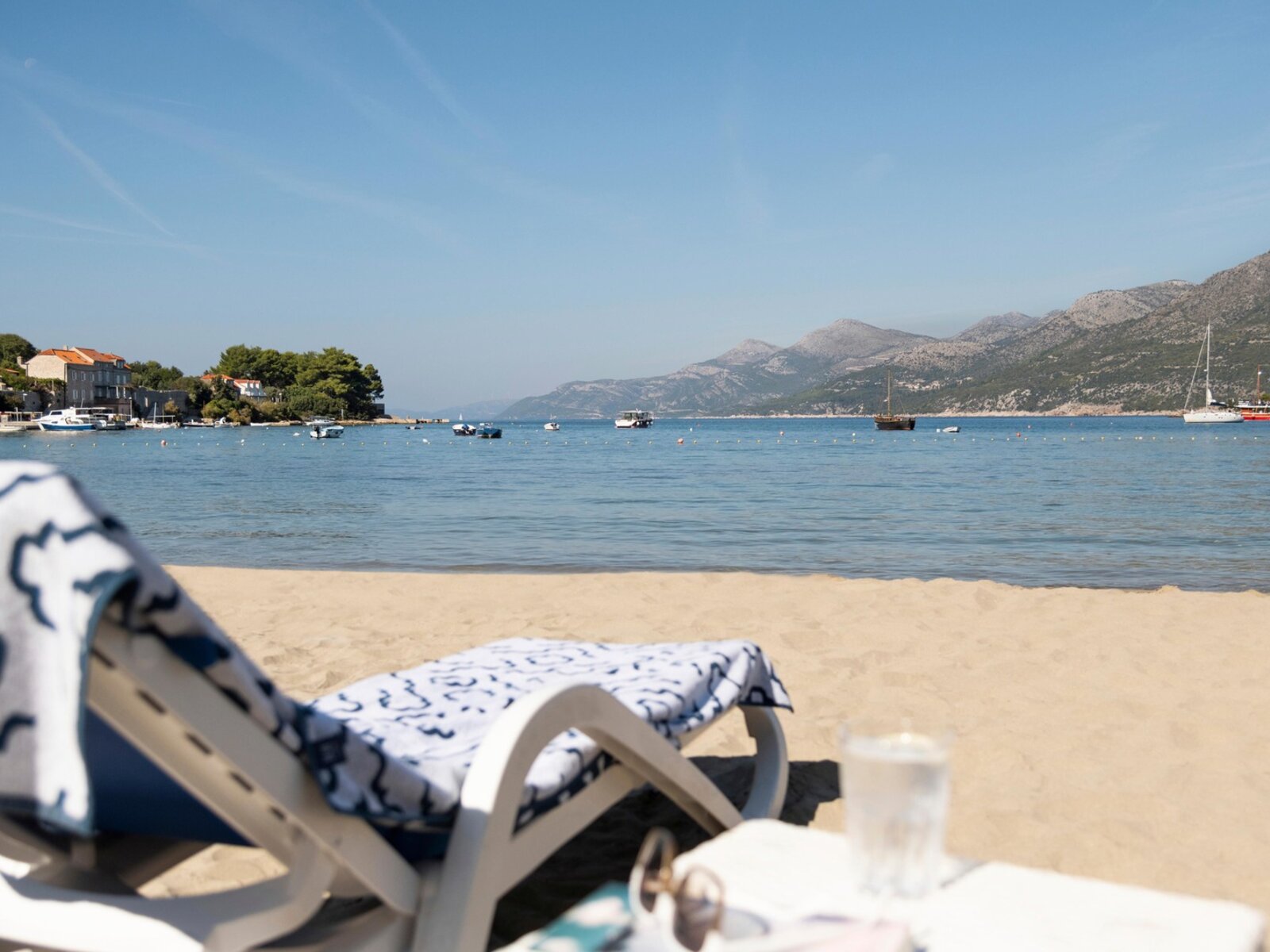 Sandy beach Donje Celo