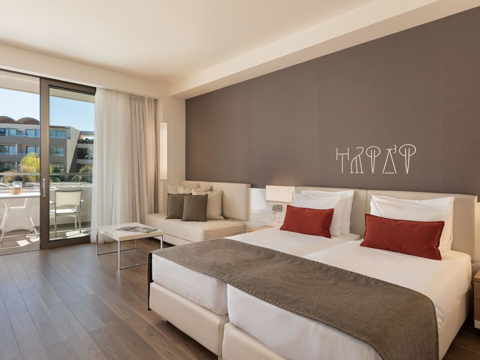 Wohnbeispiel Deluxe room poolview