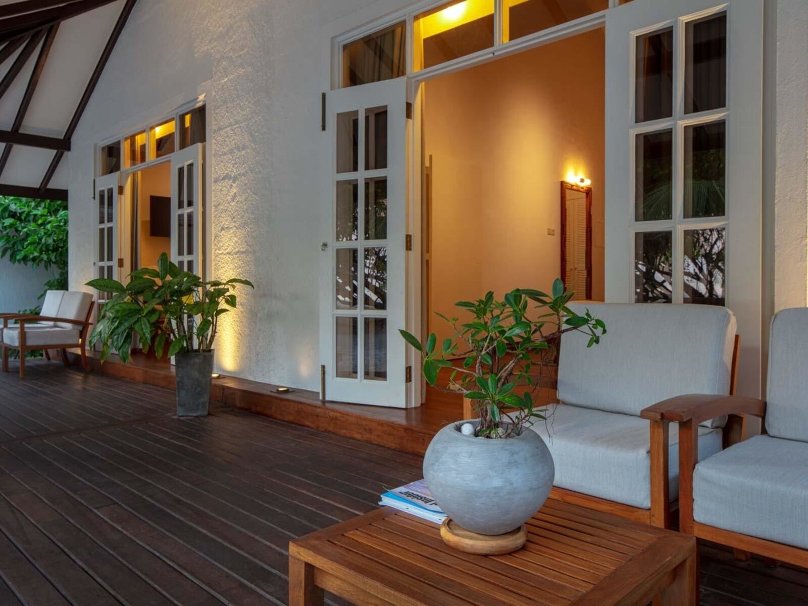 Wohnbeispiel Two Bedroom Family Deluxe Beach Villa