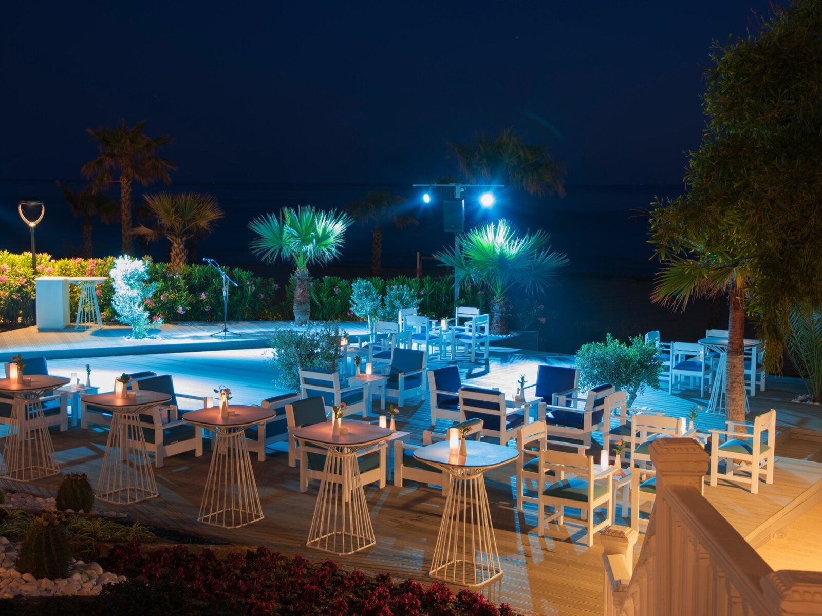 BLUE  BAR