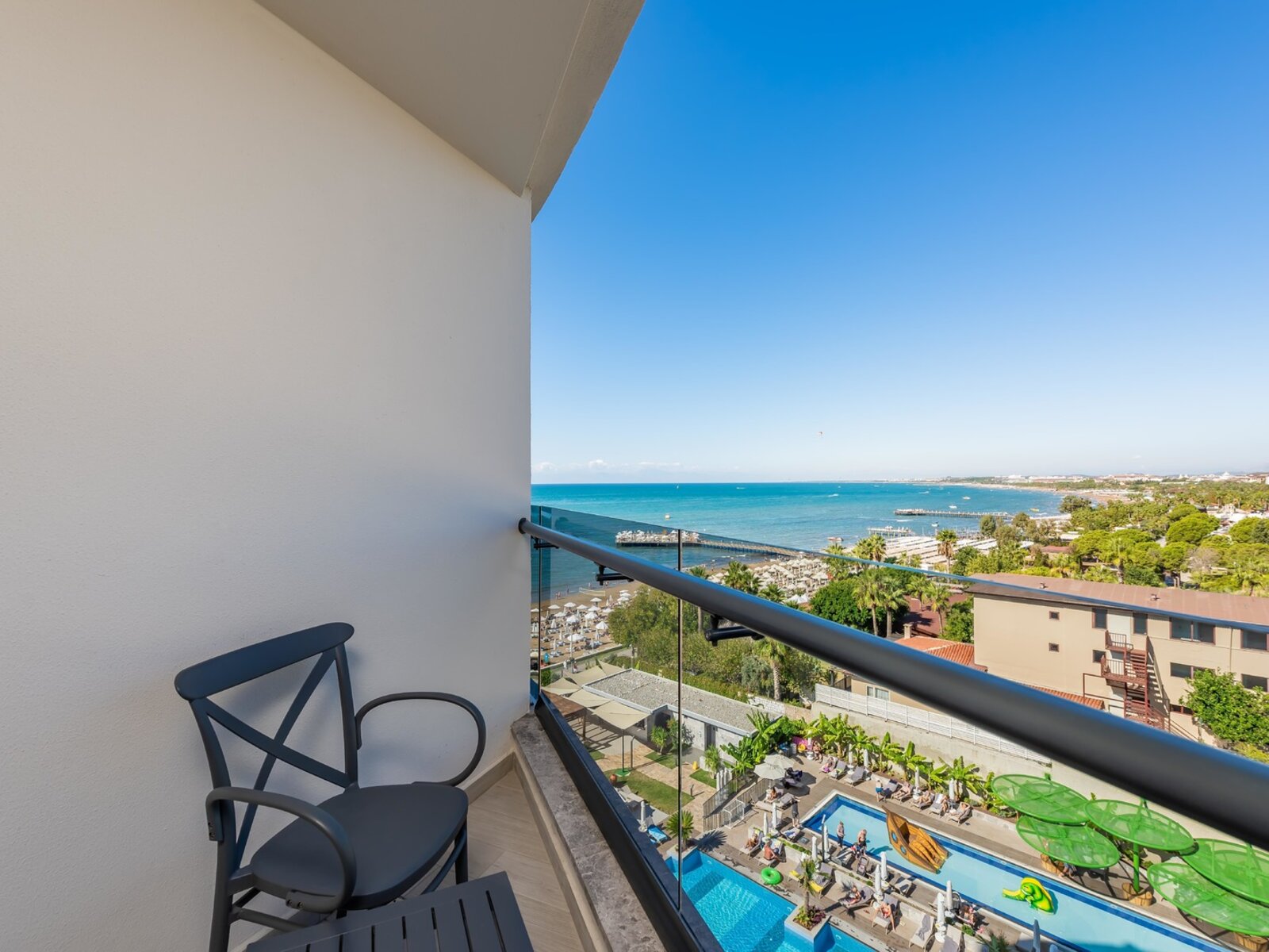Wohnbeispiel Double Standard Sea and Pool View