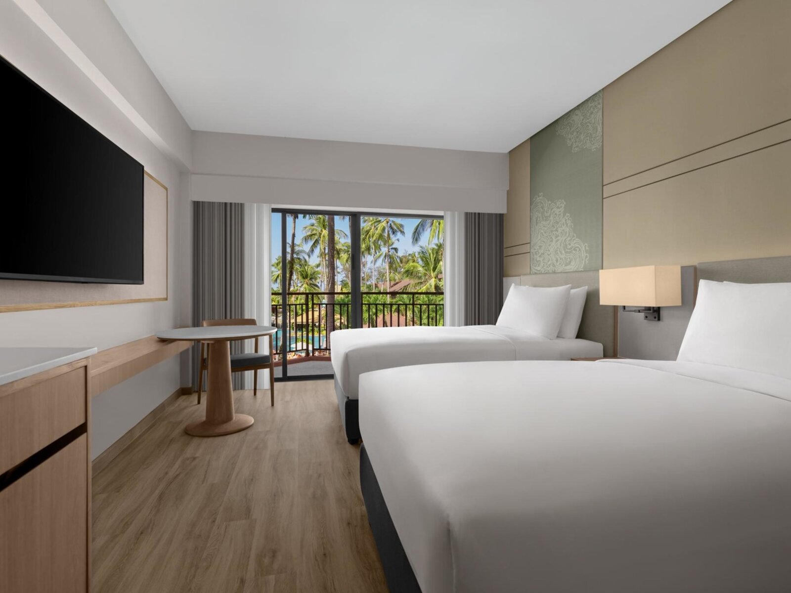 Wohnbeispiel Premier Guest Room Pool View