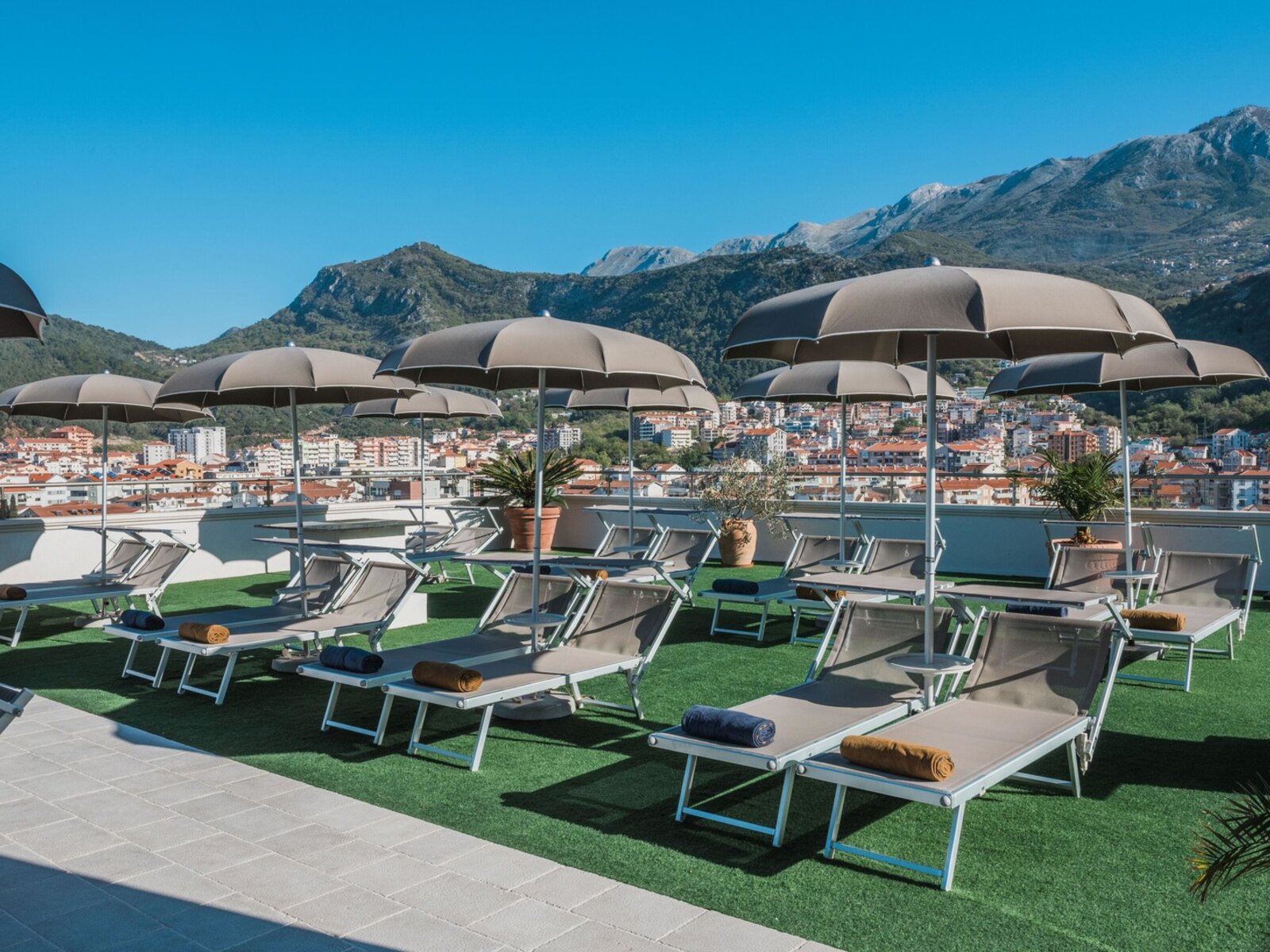 Rooftop Swimming Pool